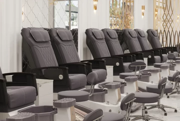 Investing in Luxury Pedicure Chairs: Cost or Profit?